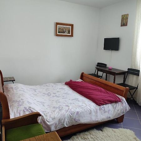 Hotel Casa Irilen Mînăstirea Humorului Exteriér fotografie