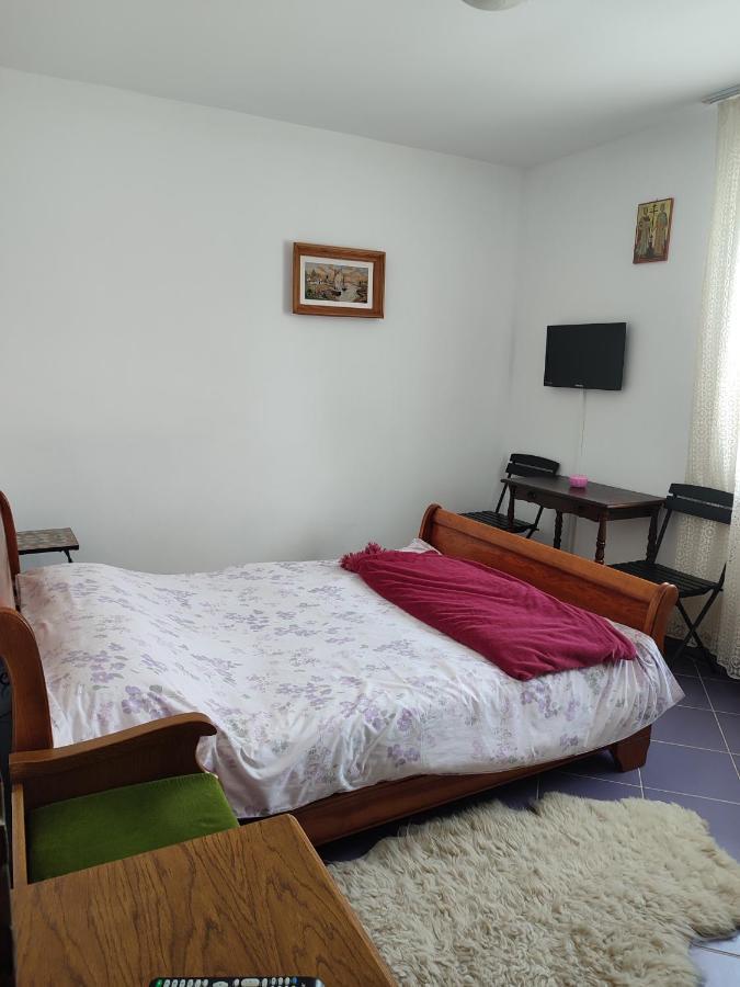 Hotel Casa Irilen Mînăstirea Humorului Exteriér fotografie
